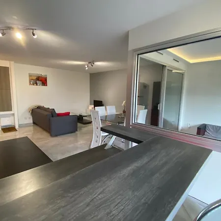 06bm Modern For 4 - Terrace - Swimming Pool - Parking Διαμέρισμα