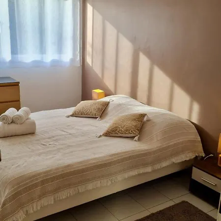 06bm Modern For 4 - Terrace - Swimming Pool - Parking Διαμέρισμα *
