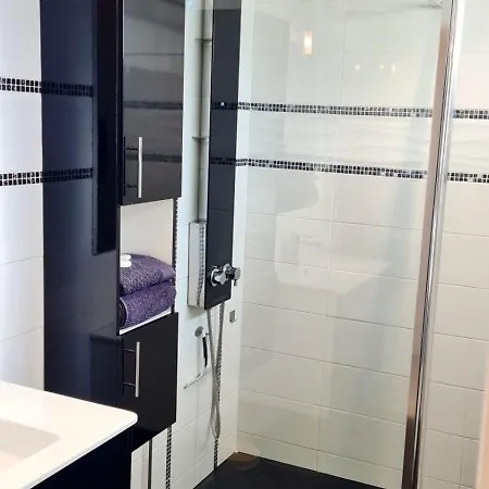 Διαμέρισμα 06bm Modern For 4 - Terrace - Swimming Pool - Parking *