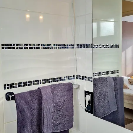 06bm Modern For 4 - Terrace - Swimming Pool - Parking Διαμέρισμα *