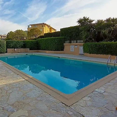 06bm Modern For 4 - Terrace - Swimming Pool - Parking Διαμέρισμα